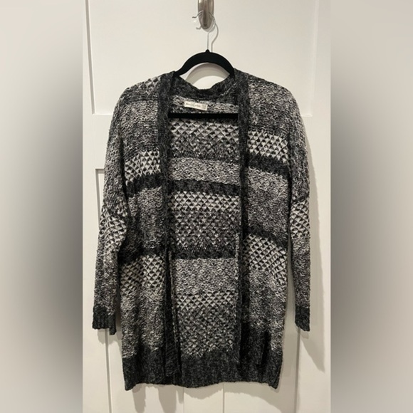 Abercrombie and Fitch cardigan - Picture 1 of 3
